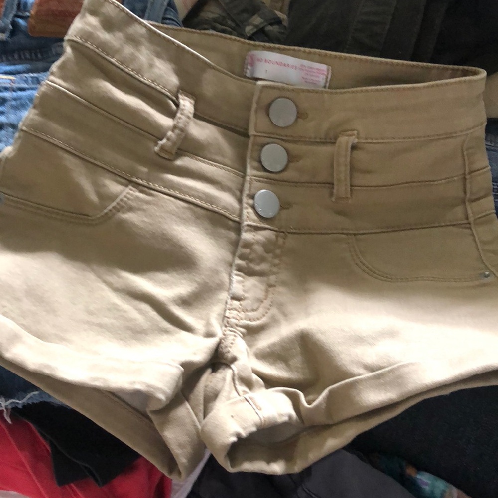 No Boundaries size 1 khaki high waisted shorts
